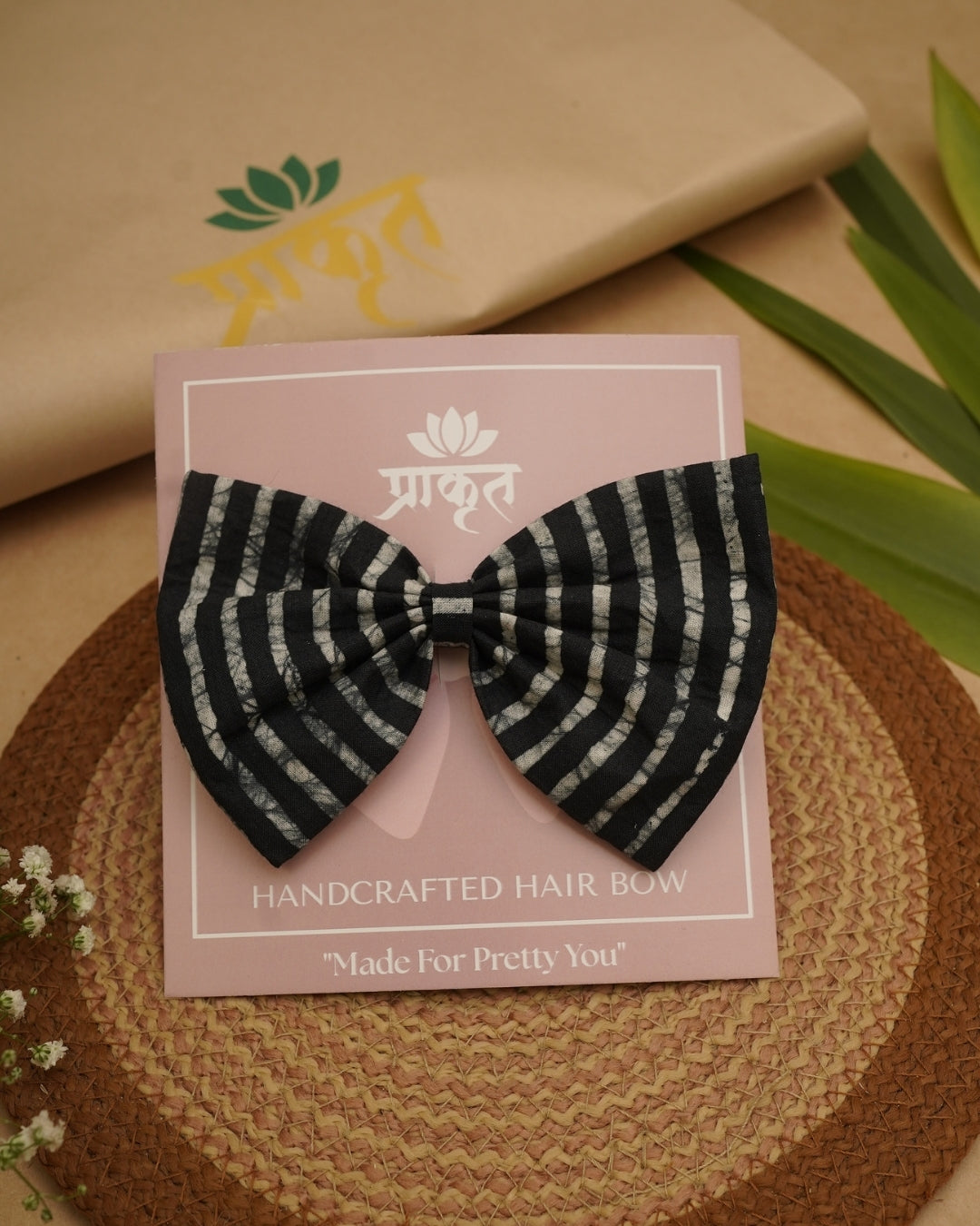 INDIGO WHITE BATIK PRINT BOWCLIP