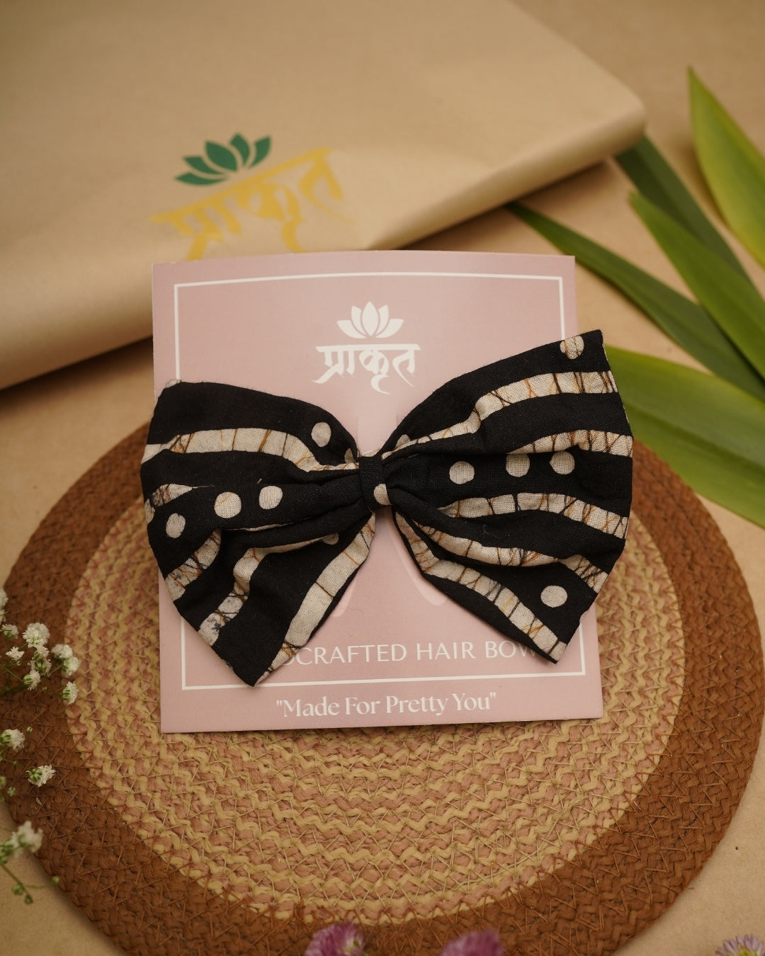 BLACK WHITE BATIK PRINT BOWCLIP