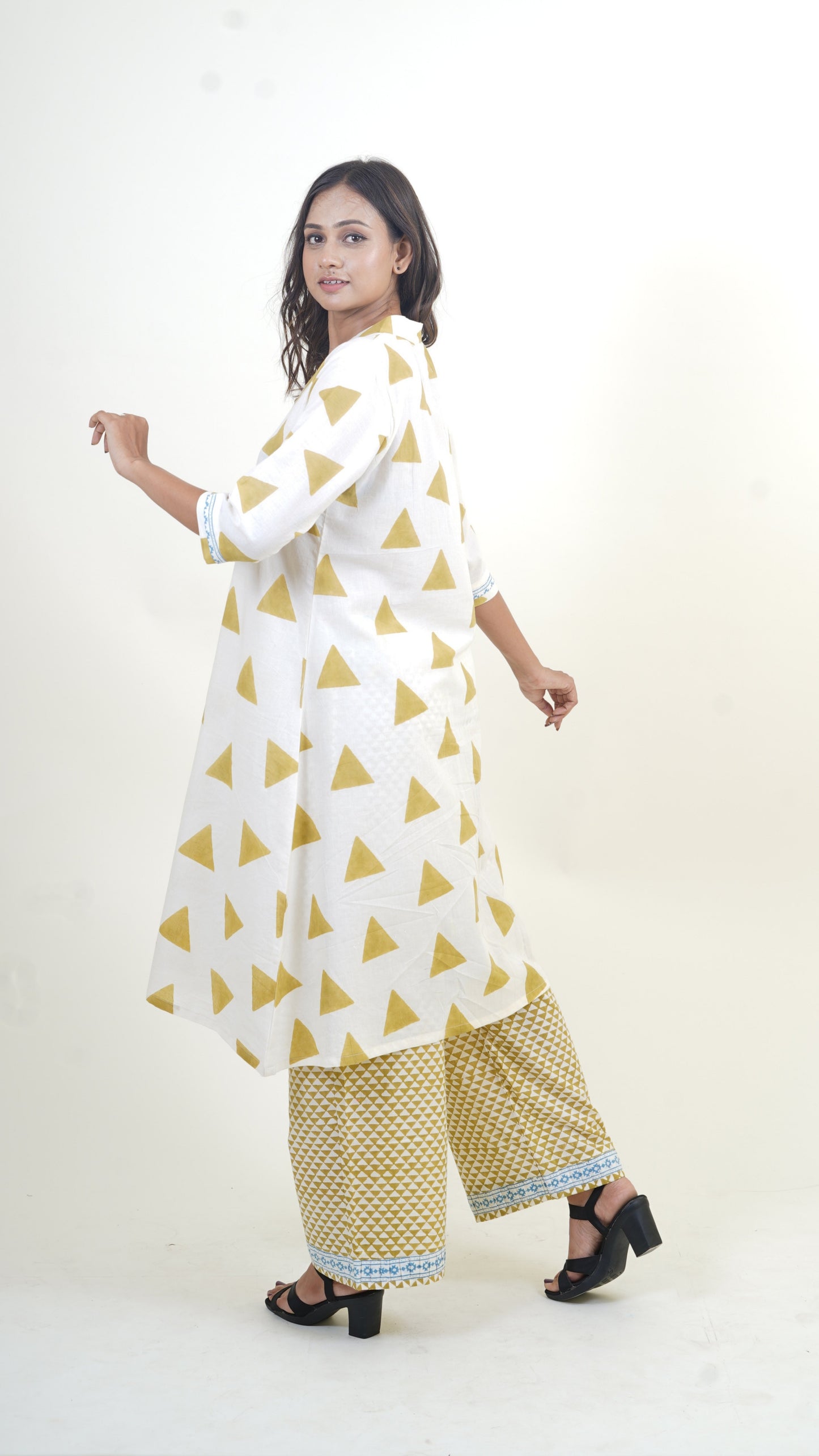 WHITE GREEN BAGH PRINT SUIT SET