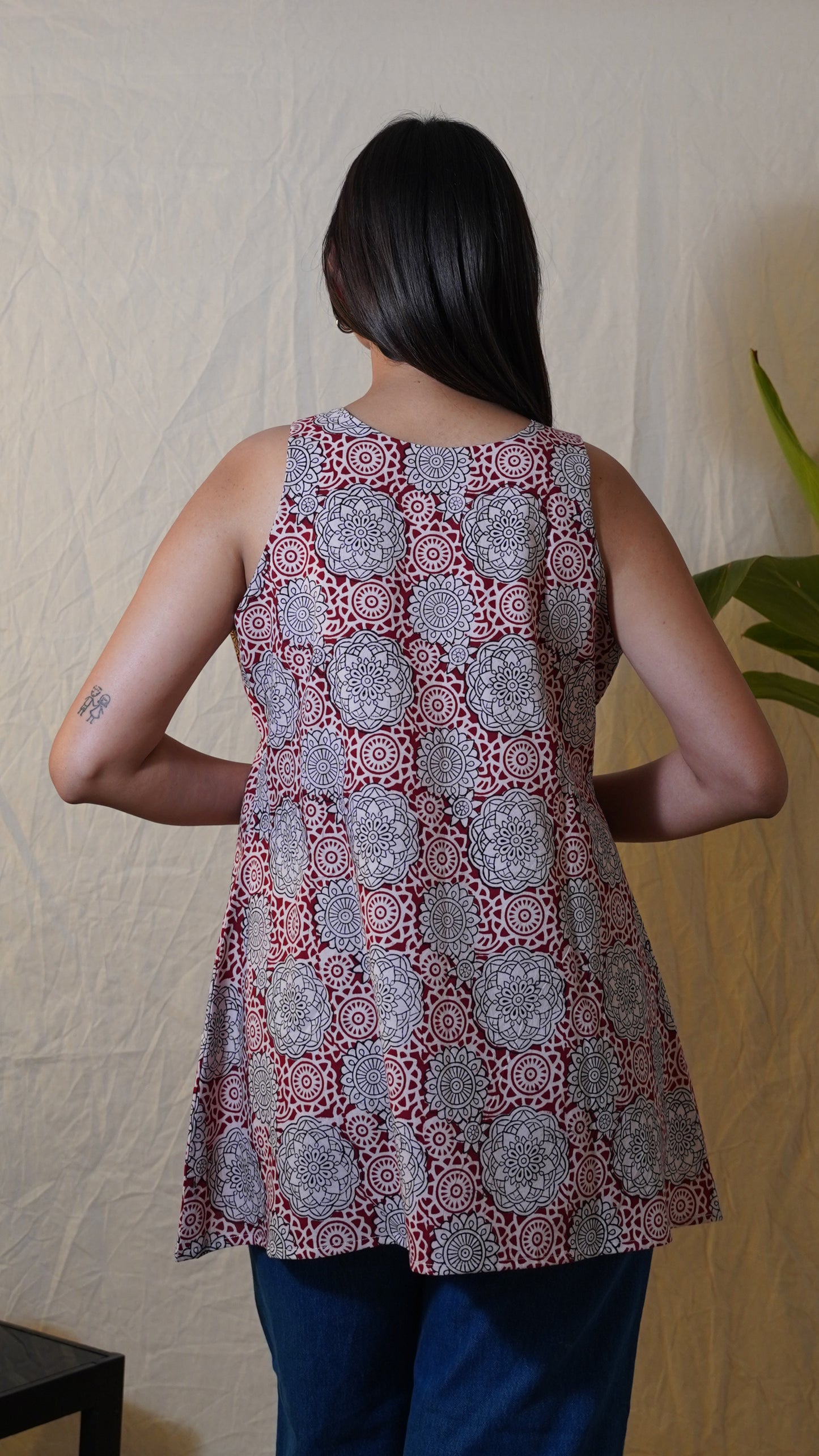 RED&WHITE BAGH PRINT SHORT KURTI
