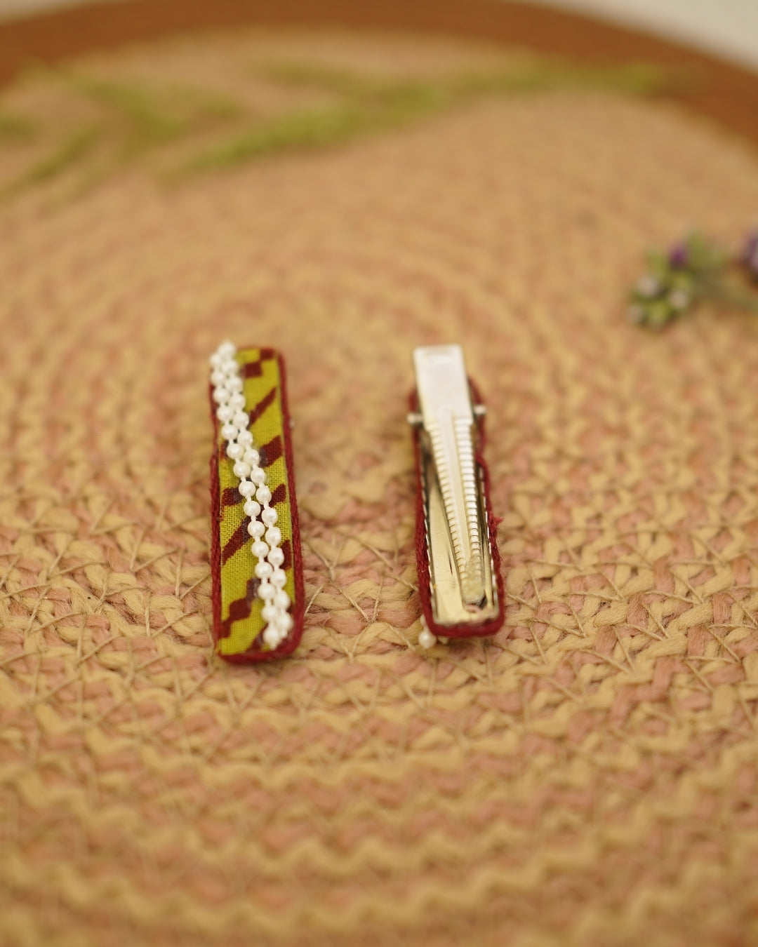 MAROON GREEN HAIR CLIP