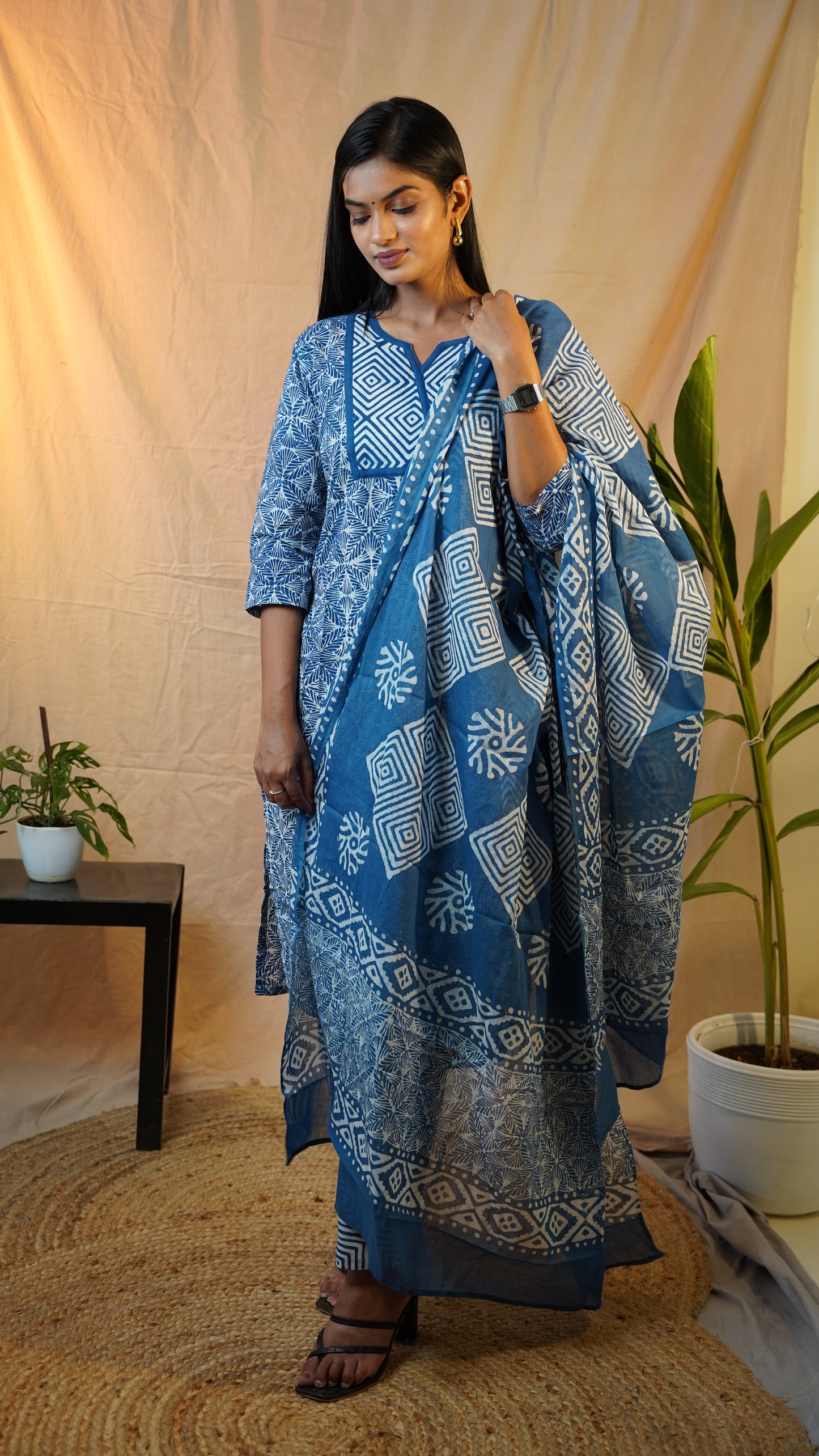 BLUE BATIK PRINT SUIT SET