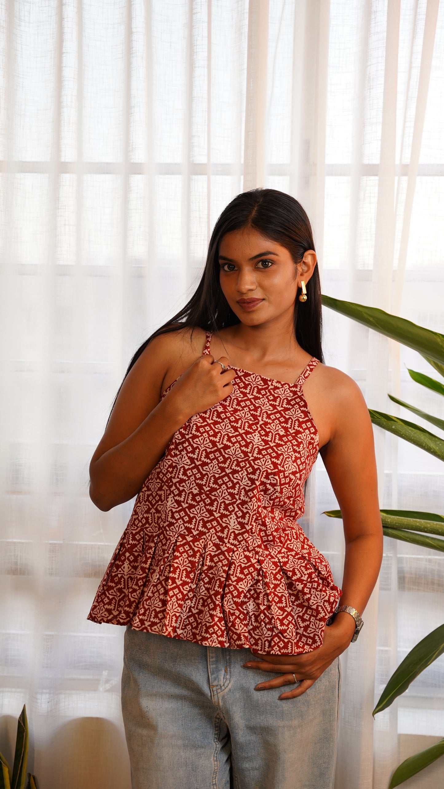 RED WHITE BAGH PRINT TOP