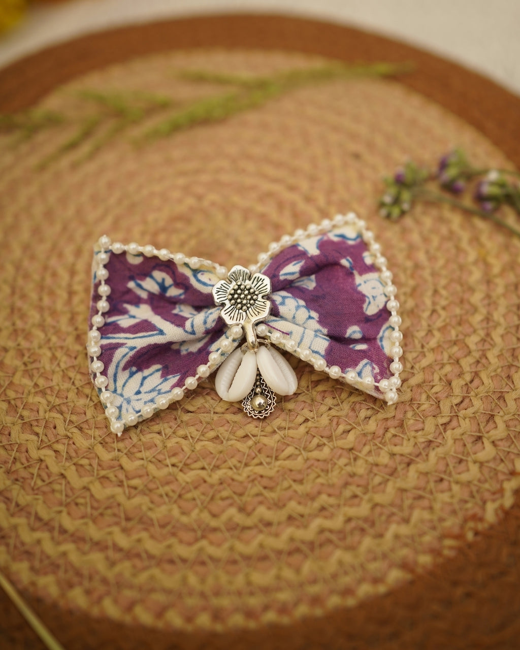 LAVENDER WHITE BAGH PRINT BOWCLIP