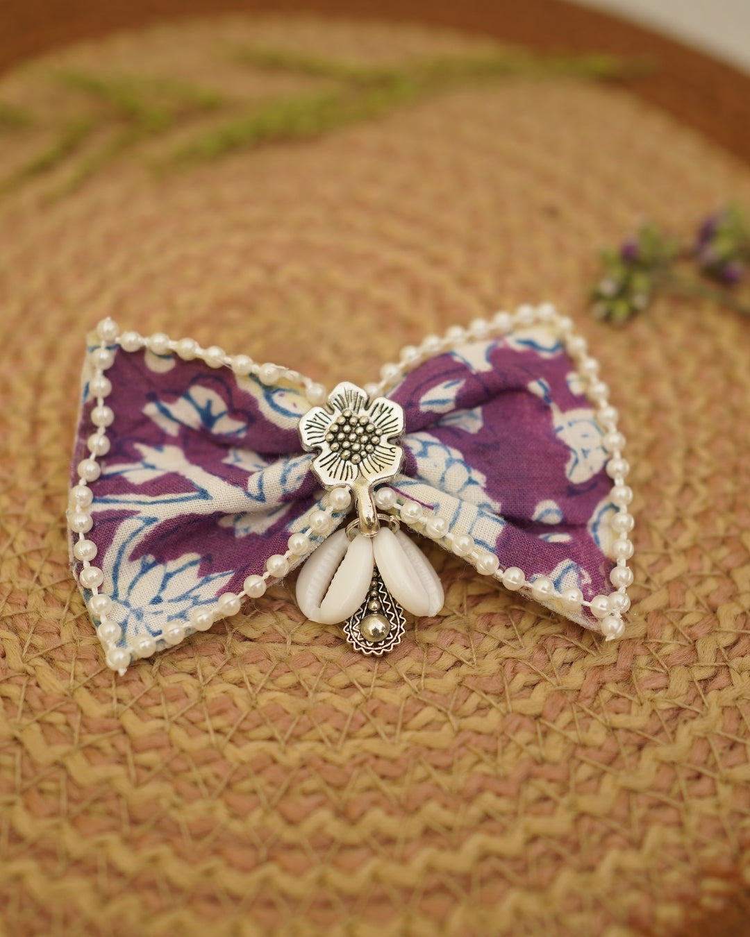 LAVENDER WHITE BAGH PRINT BOWCLIP