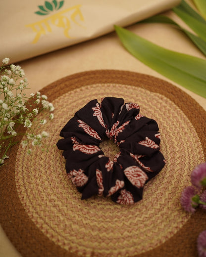 BLACK RED BAGH PRINT SCRUNCHIES