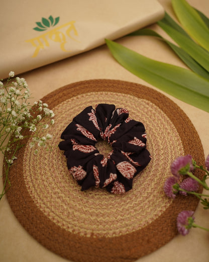 BLACK RED BAGH PRINT SCRUNCHIES