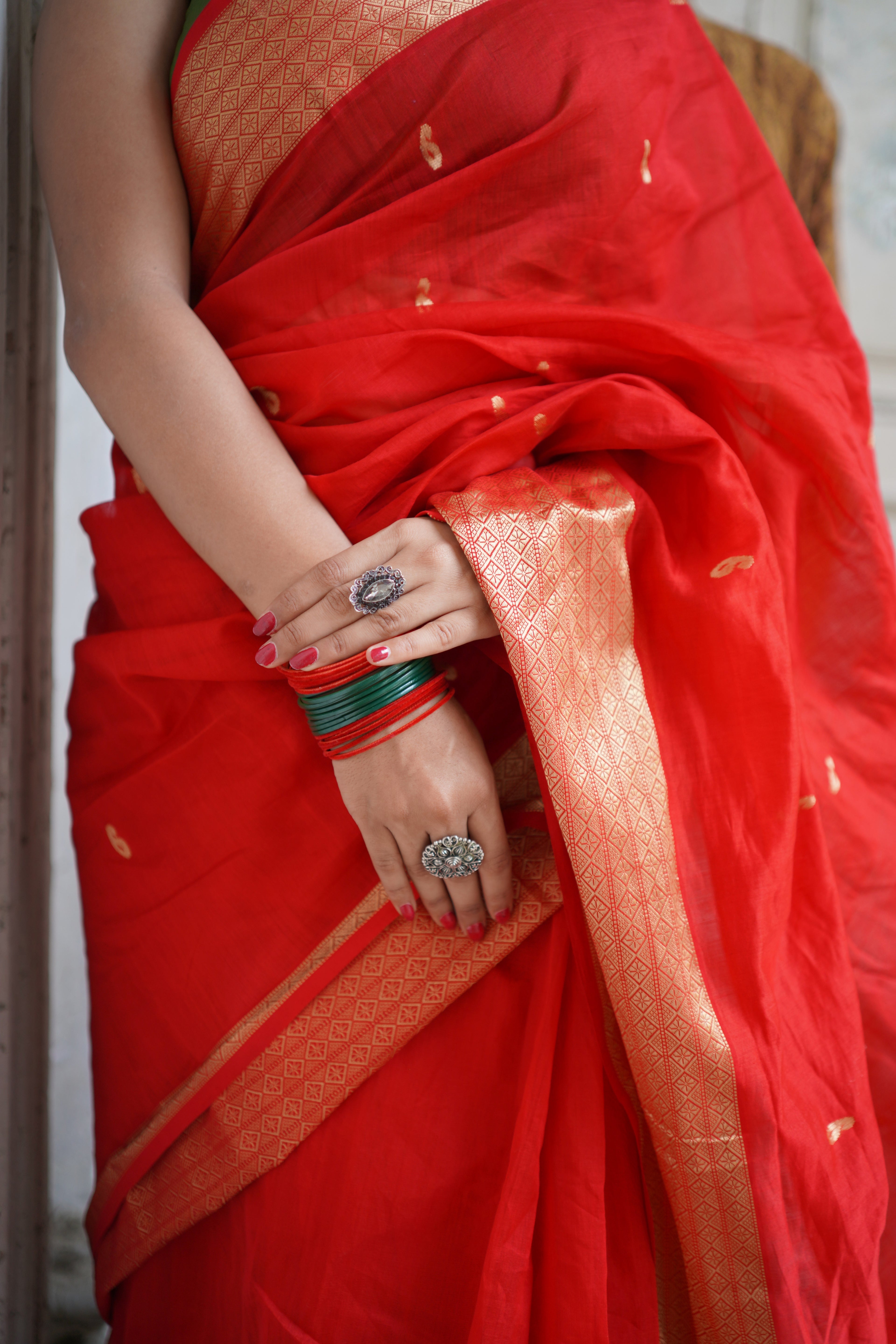 KUMKUM RED GOLDEN ZARI BORDER MAHESHWARI SILK SAREE