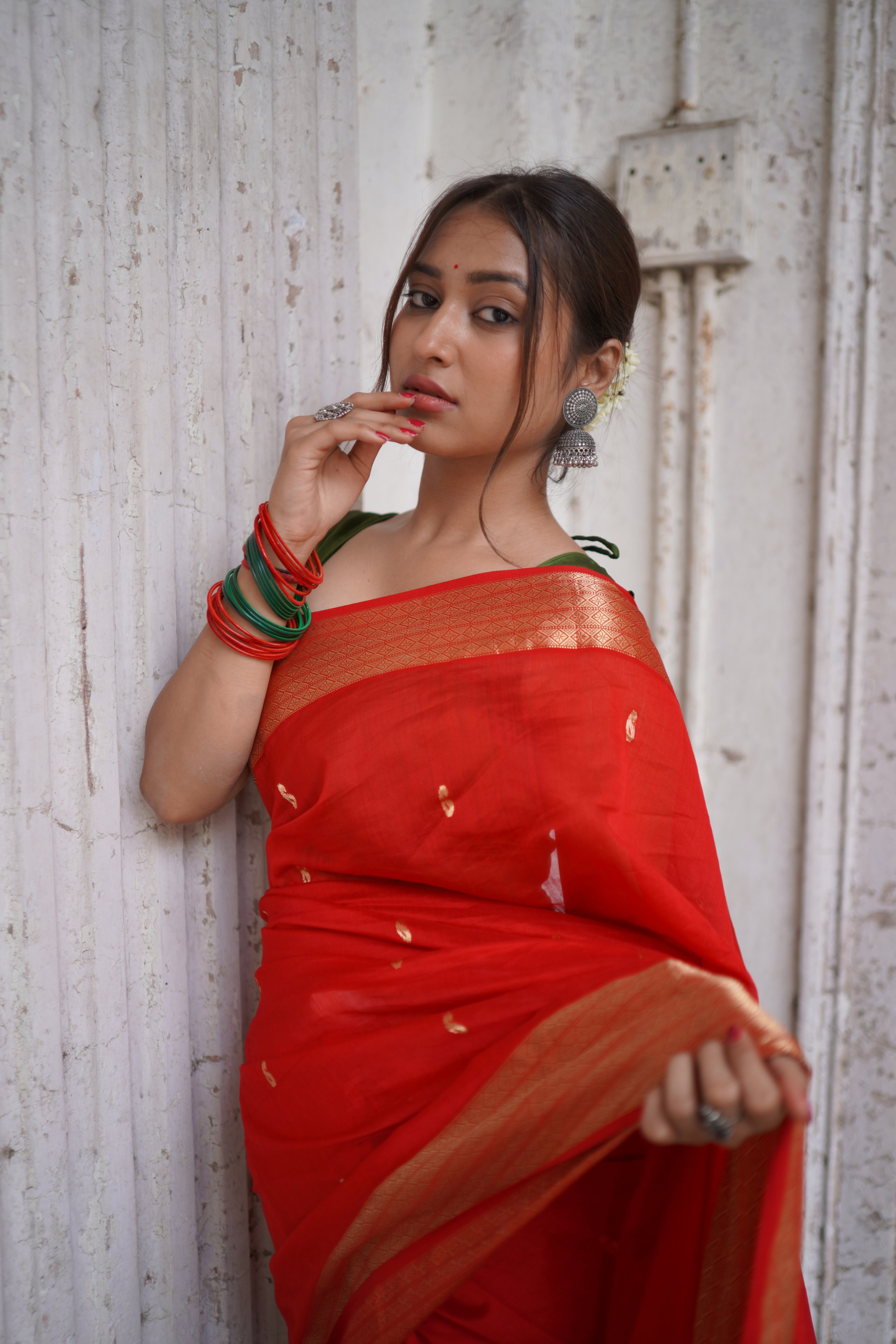 KUMKUM RED GOLDEN ZARI BORDER MAHESHWARI SILK SAREE