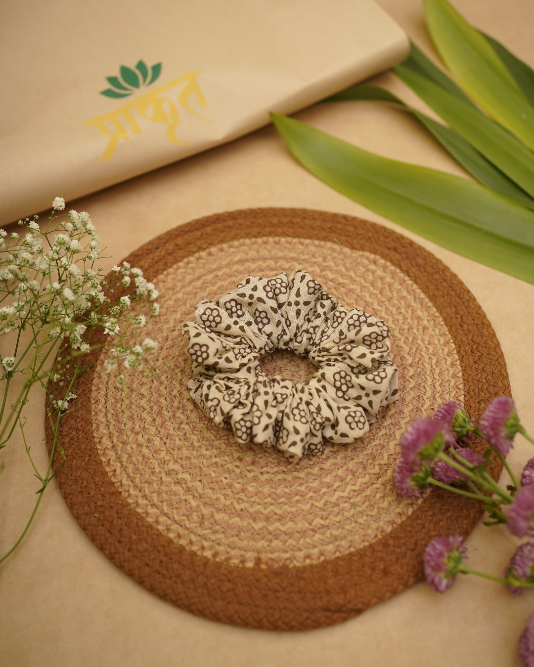 BEIGHT BROWN BAGH PRINT SCRUNCHIES