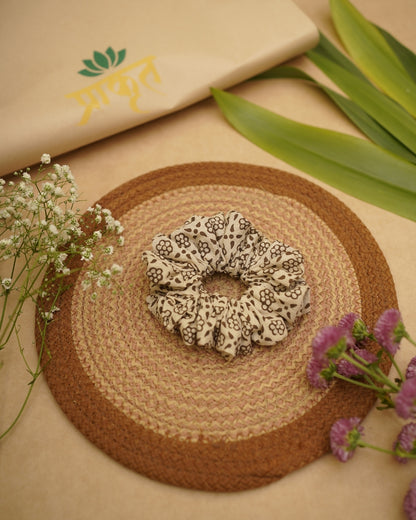 BEIGHT BROWN BAGH PRINT SCRUNCHIES