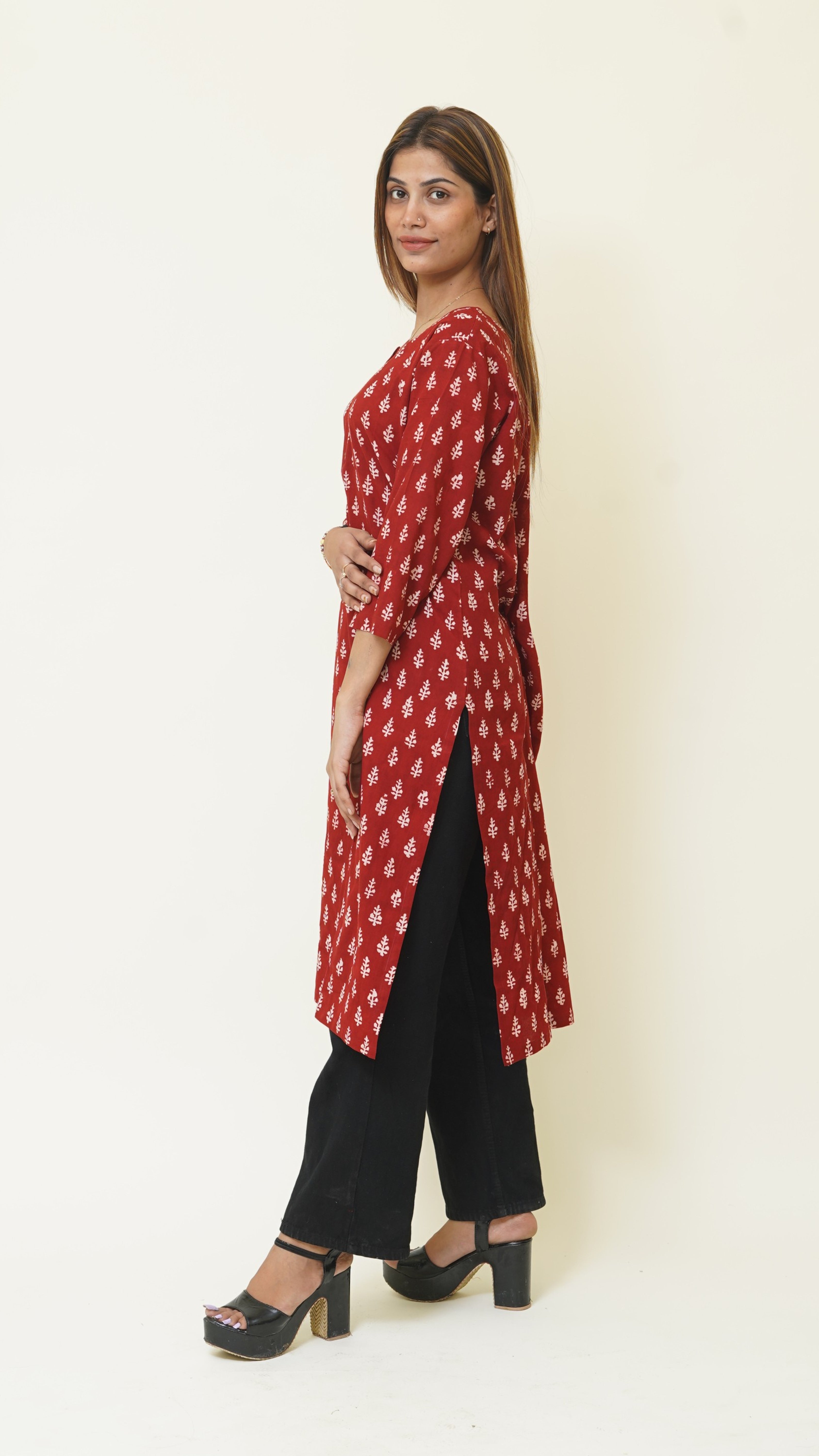 RED & WHITE BUTTI BAGH PRINT KURTA