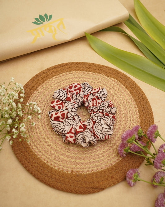 RED&WHITE BAGH PRINT SCRUNCHIES