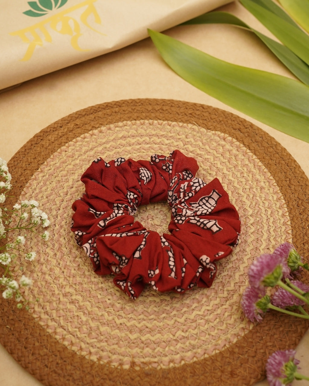 RED BEIGH BAGH PRINT SCRUNCHIES
