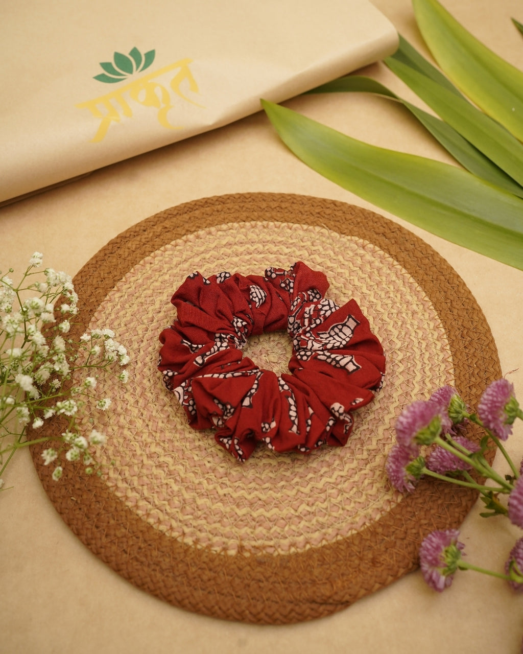 RED BEIGH BAGH PRINT SCRUNCHIES