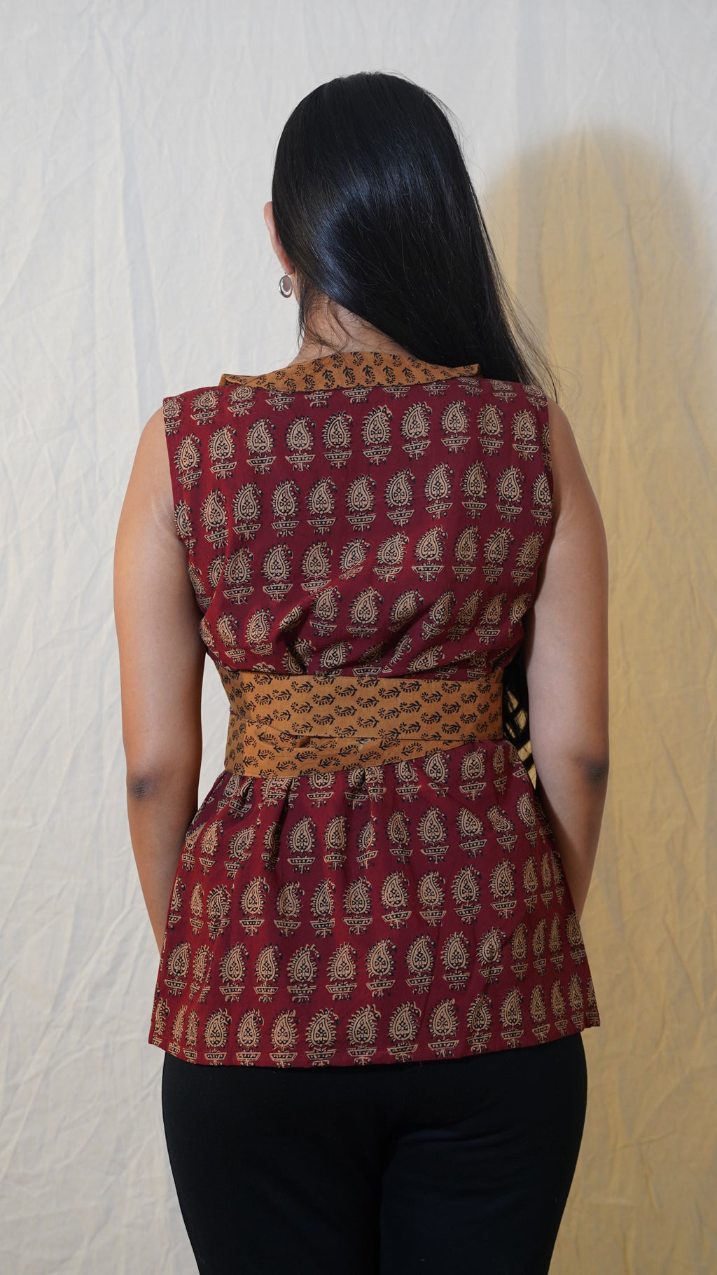 MAROON GOLD SLEEVELESS BLOCK PRINT WRAP TOP WITH BELT