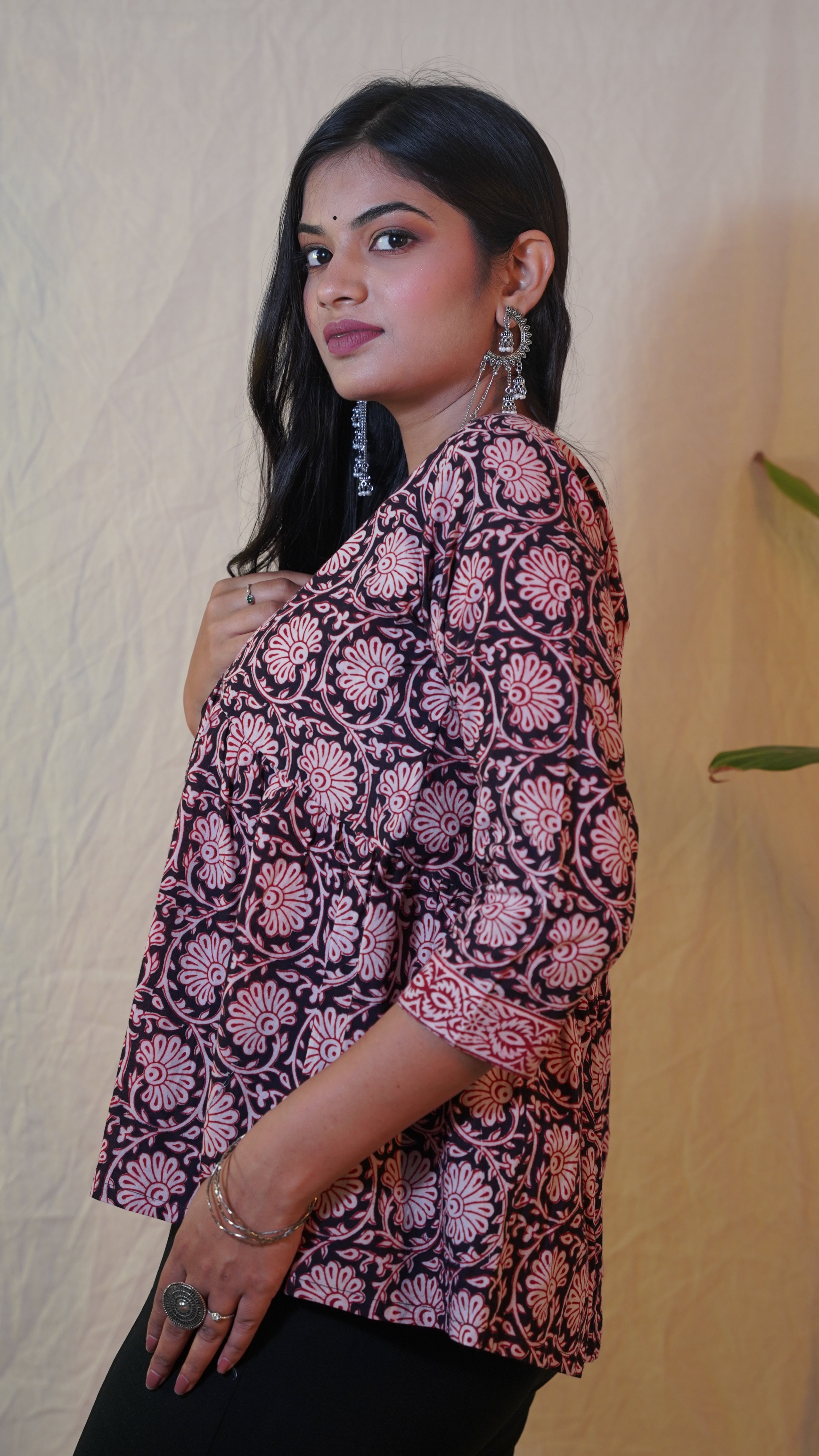 BLACK FLOWER BUTTI BAGH PRINT TOP