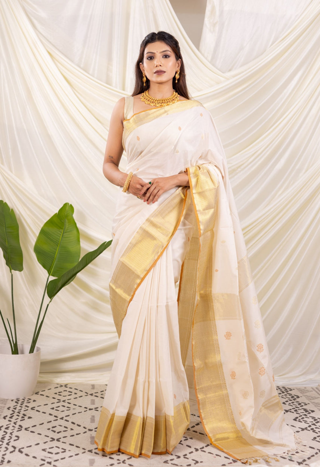 PURE WHITE COTTON GOLDEN ZARI BORDER  SAREE