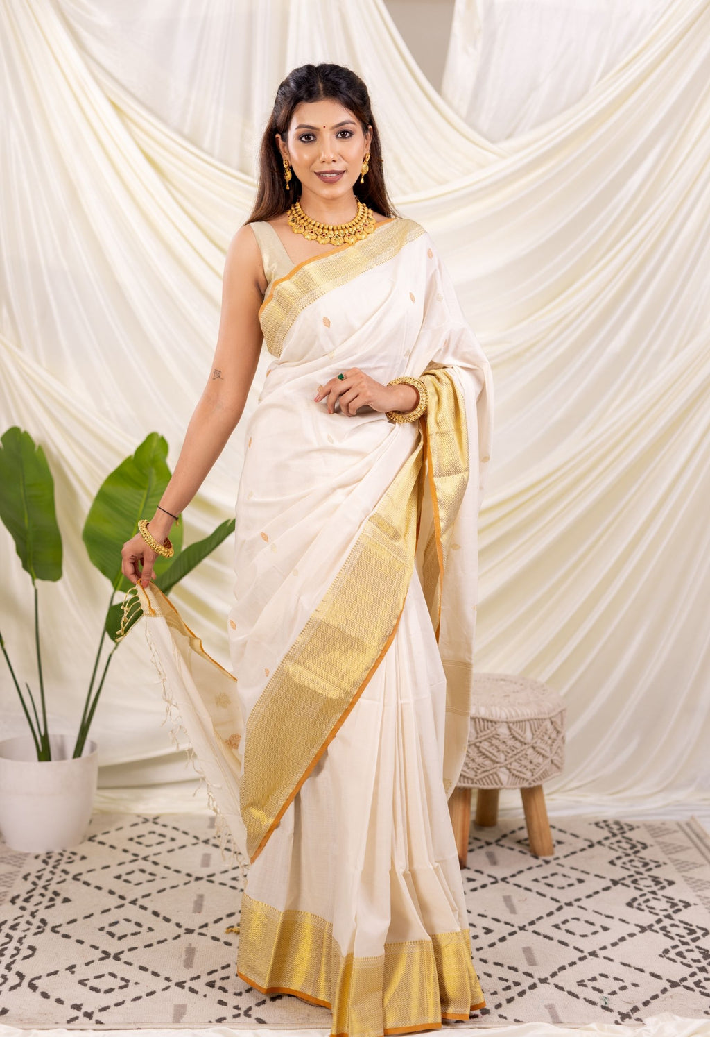 PURE WHITE COTTON GOLDEN ZARI BORDER  SAREE