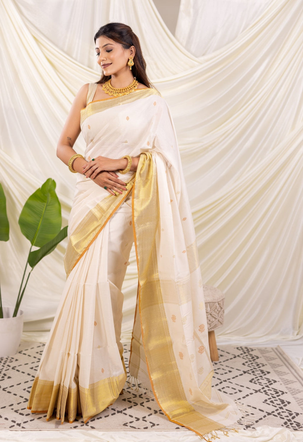 PURE WHITE COTTON GOLDEN ZARI BORDER  SAREE