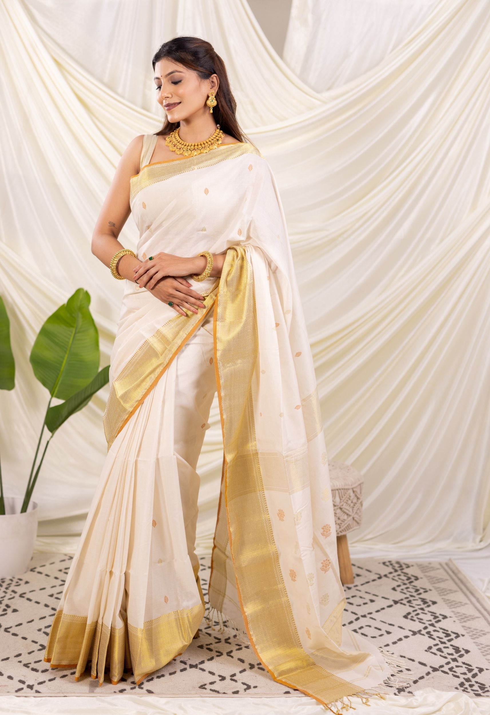 PURE WHITE COTTON GOLDEN ZARI BORDER  SAREE