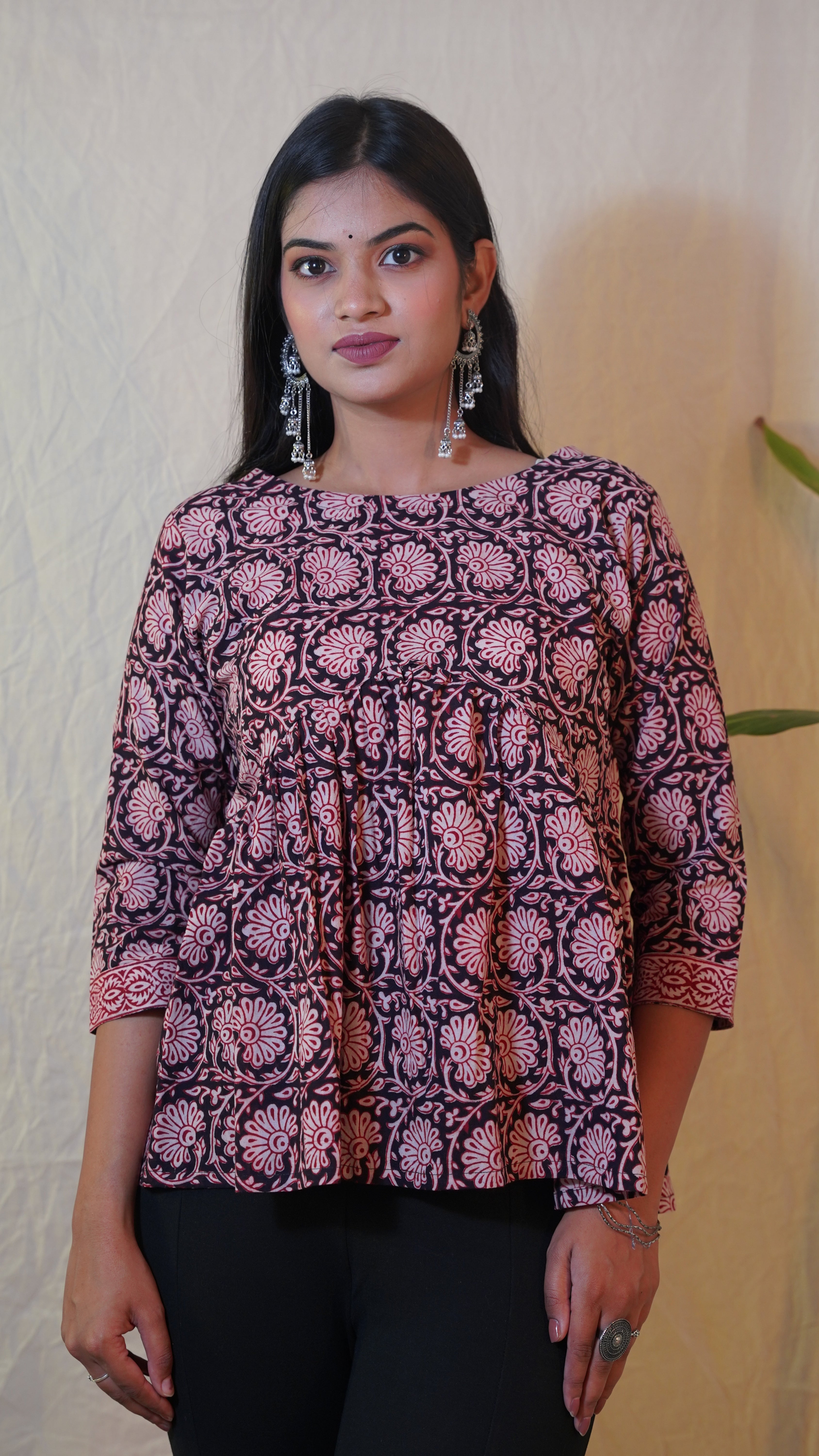 BLACK FLOWER BUTTI BAGH PRINT TOP