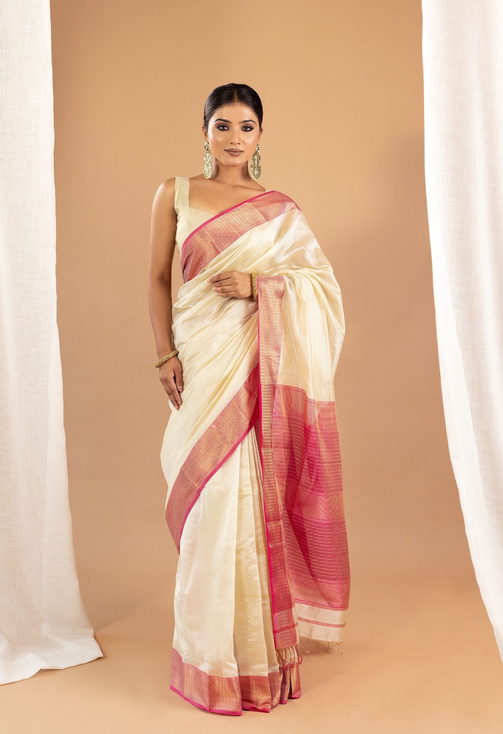 OFF WHITE PINK BORDER MAHESHWARI SAREE