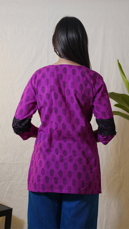 MAGENTA FLOWER BAGH PRINT SHORT KURTI