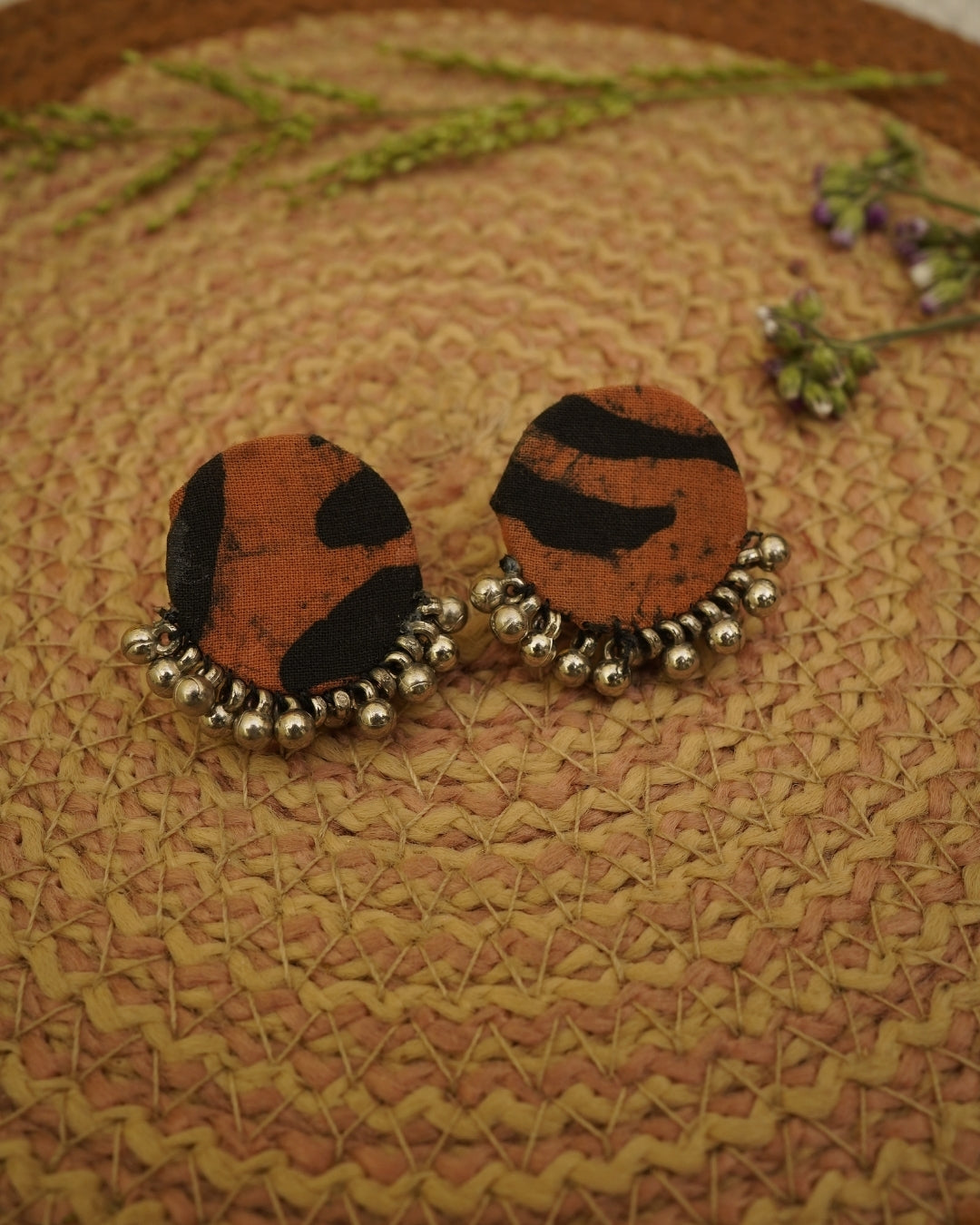 BLACK  BROWN  BAGH PRINT EARRING