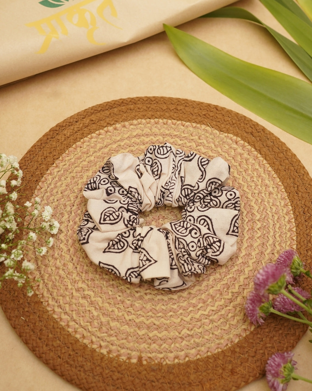 BEIGH BLACK BAGH PRINT SCRUNCHIES