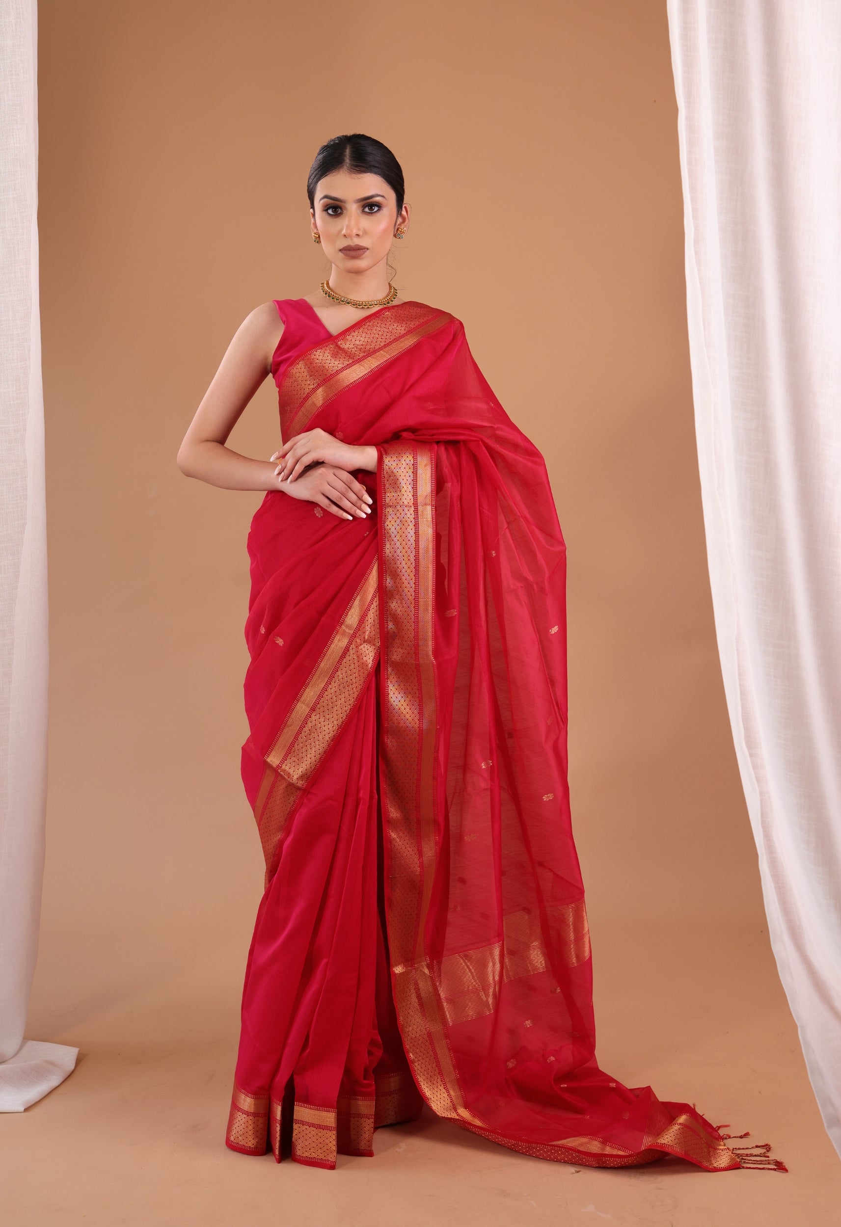 RED  BUTTI MAHESHWARI SAREE
