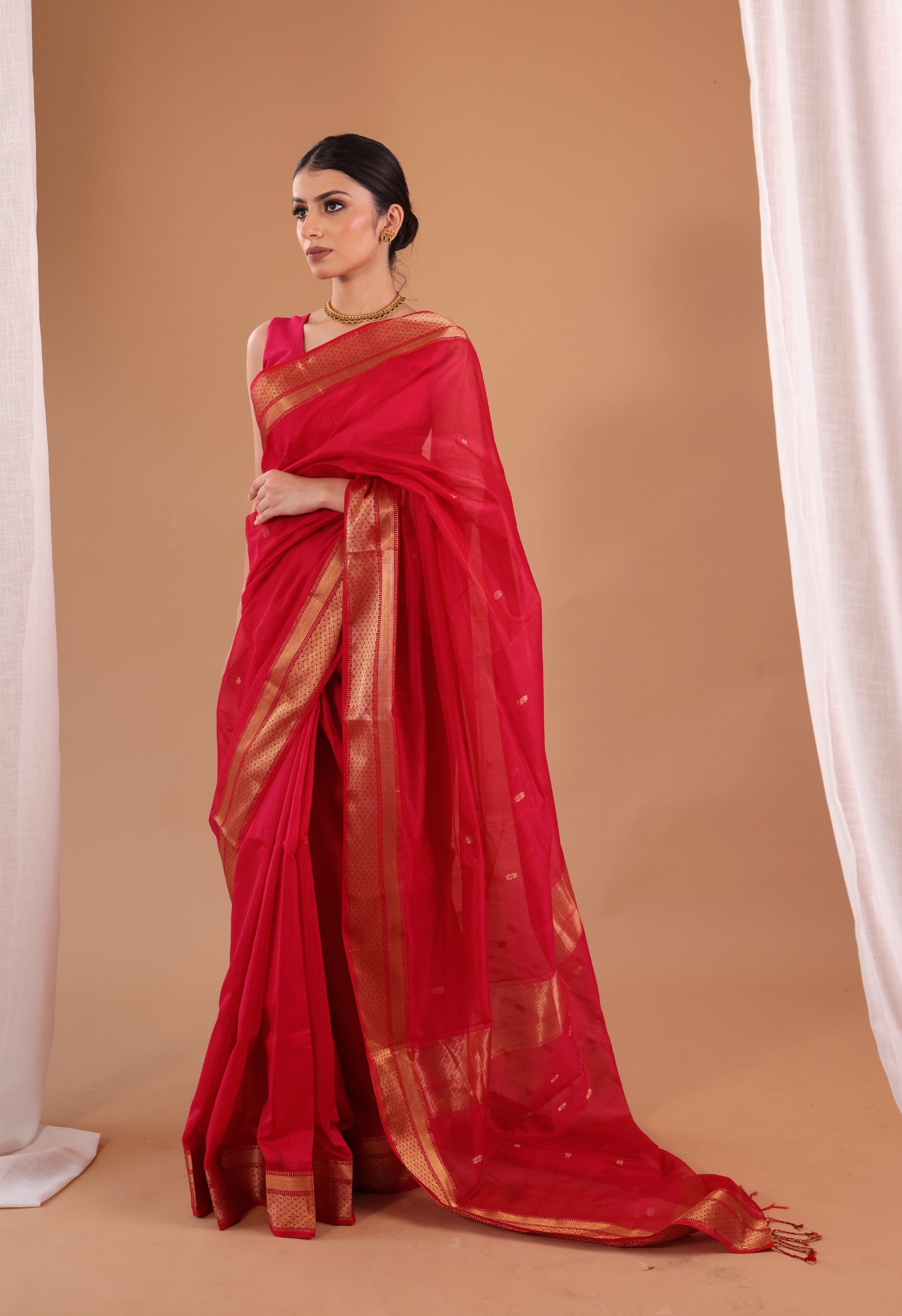 RED  BUTTI MAHESHWARI SAREE