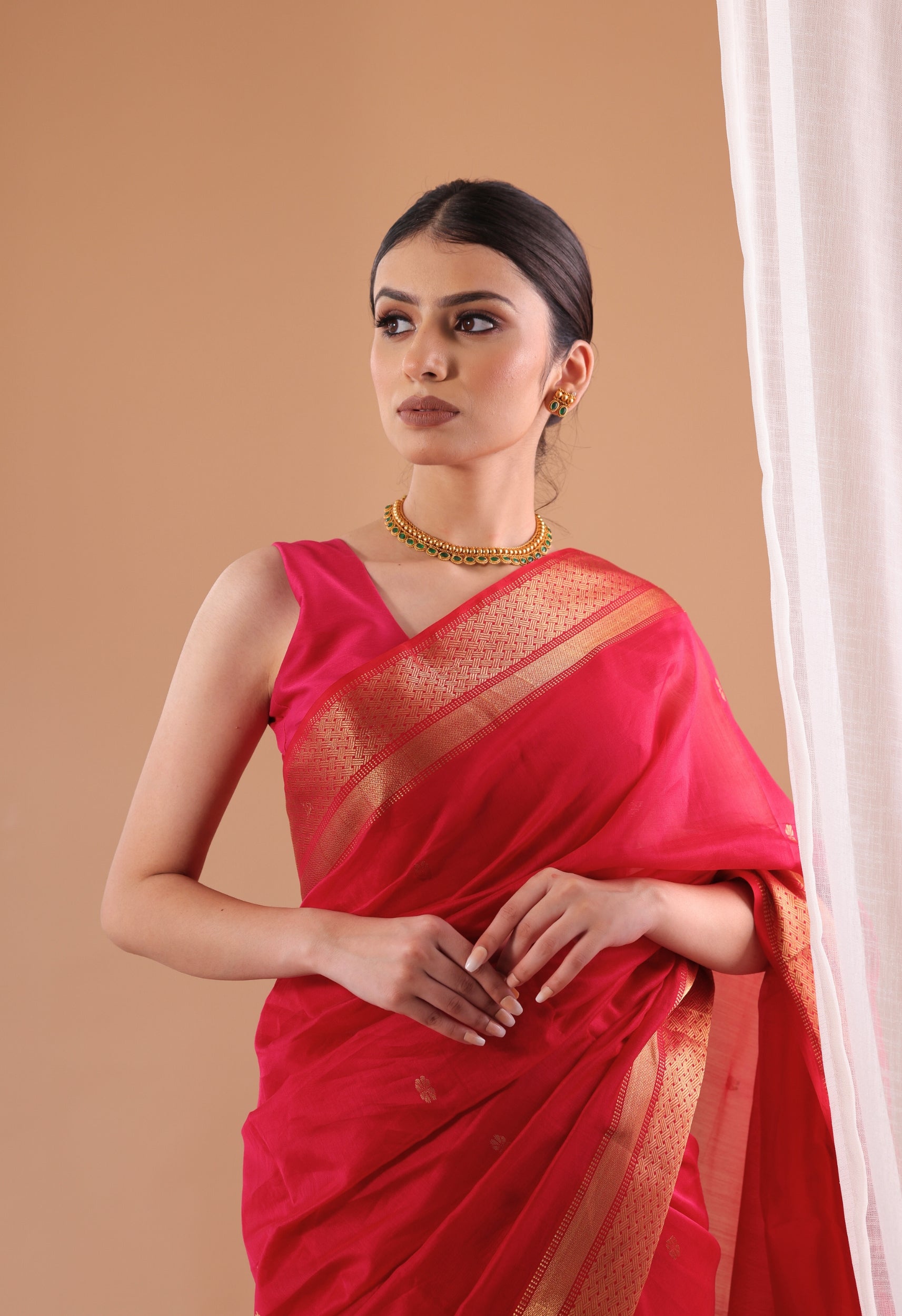 RED  BUTTI MAHESHWARI SAREE