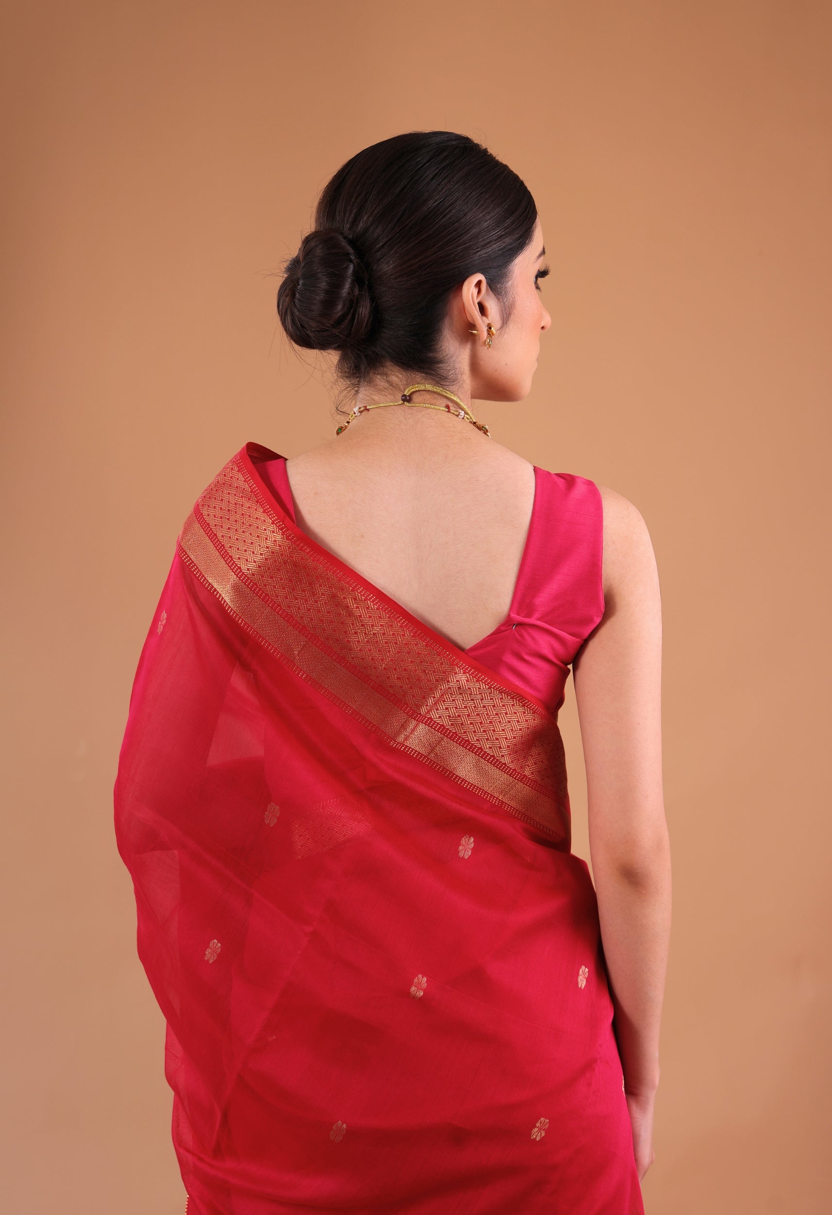 RED  BUTTI MAHESHWARI SAREE