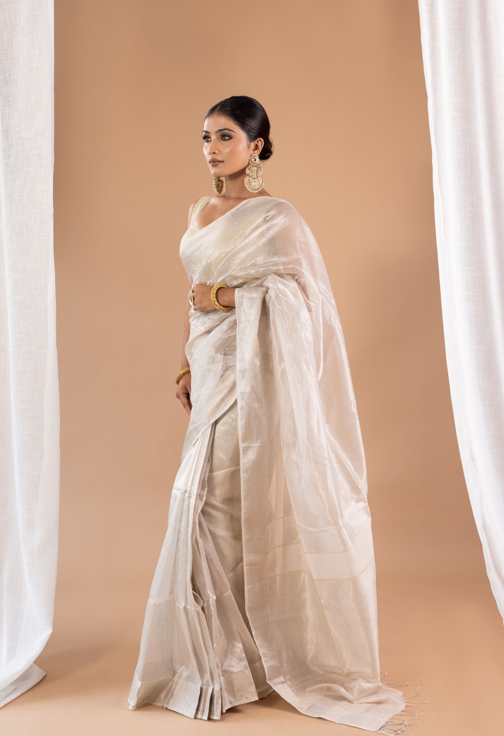 WHITE SILVER  ZARI  MAHESHWARI SILK SAREE