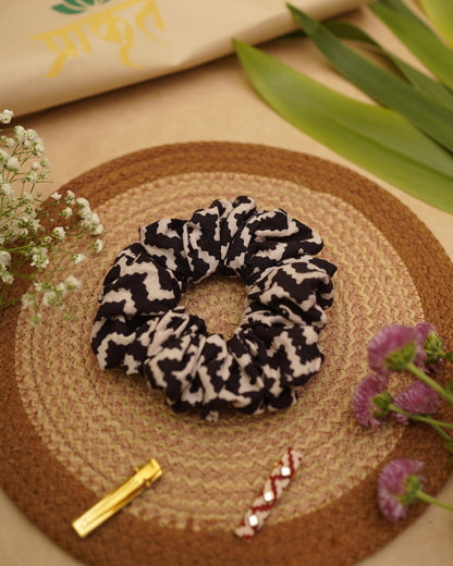 BLACK WHITE  BAGH PRINT SCRUNCHIES