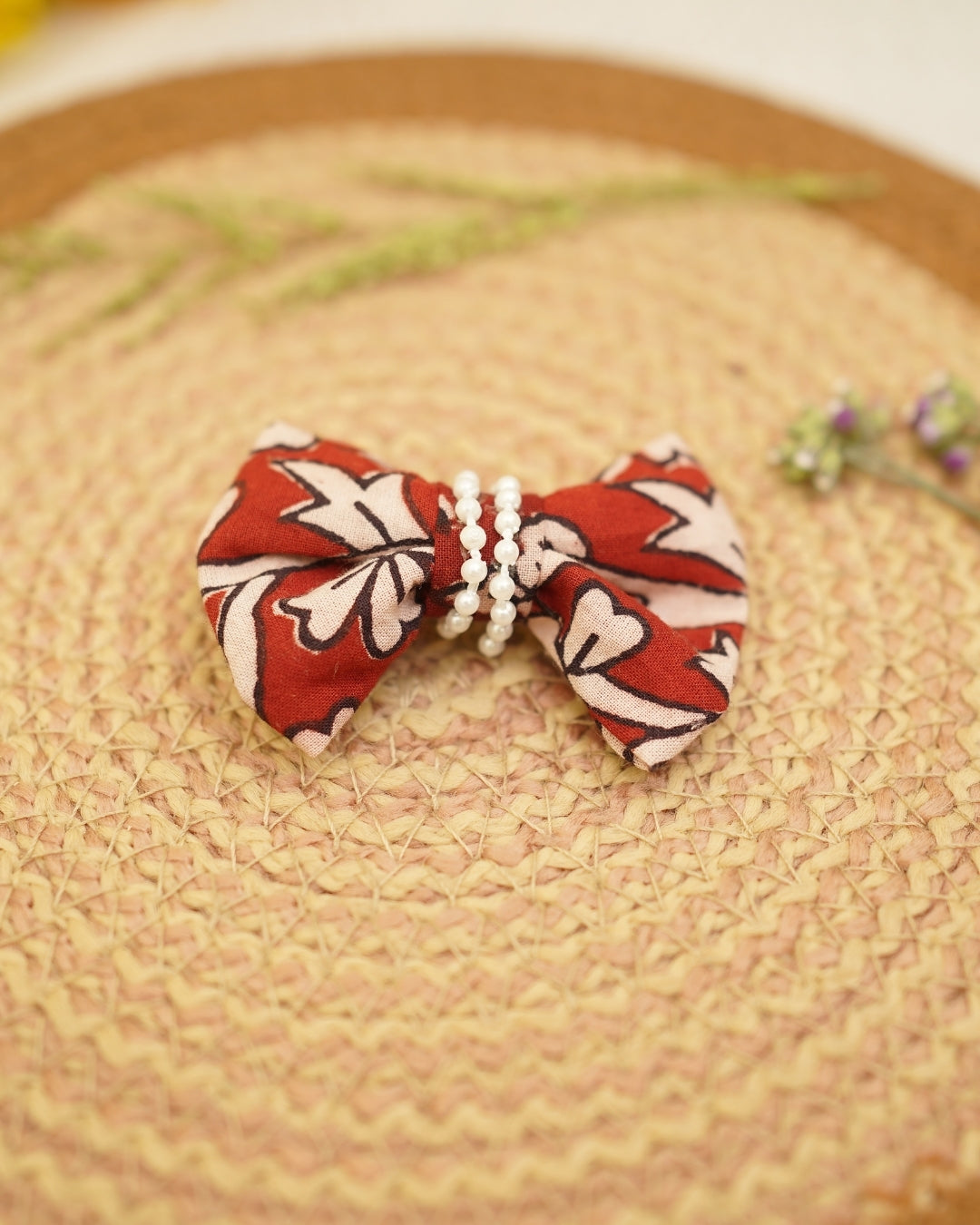 RED WHITE BAGH PRINT BOWCLIP