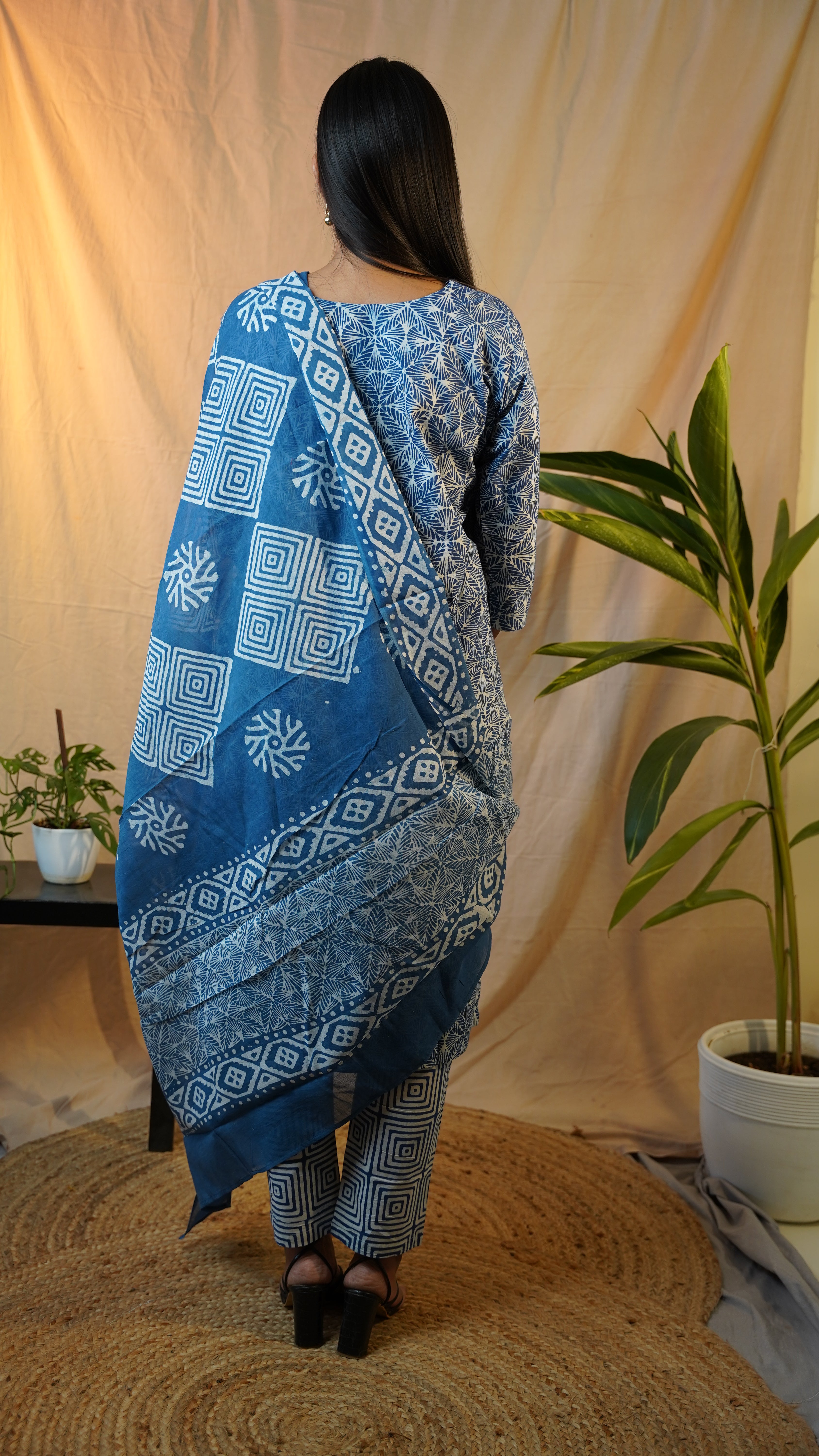 BLUE BATIK PRINT SUIT SET